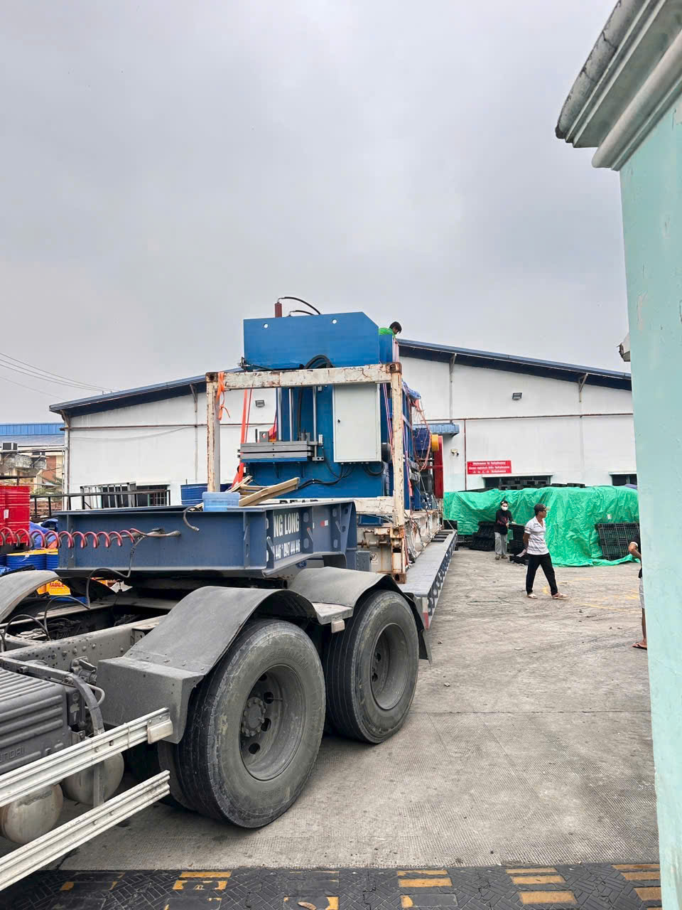 cho thuê xe đầu kéo mooc lùn Long An đi Hà Tĩnh