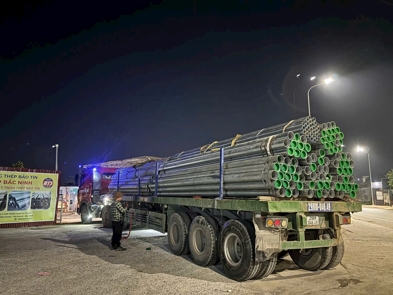 Đội xe HÀNG HẢI VN phục vụ dịch vụ vận chuyển hàng tại Tây Ninh đi Quảng Bình.