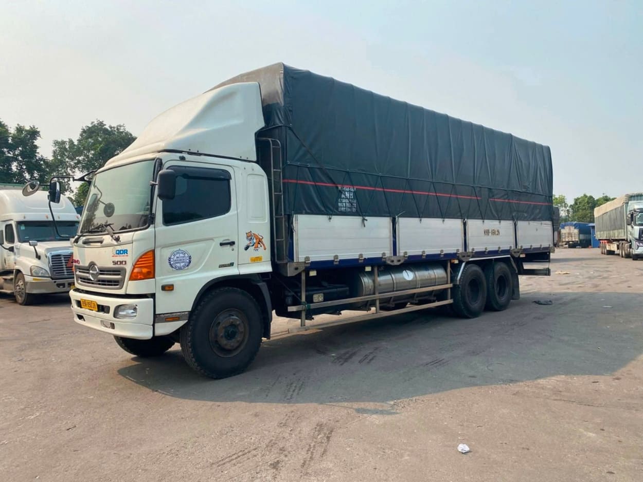 Xe container 45 feet vận chuyển hàng điện tử và dệt may tuyến Bình Dương đi Hải Phòng.