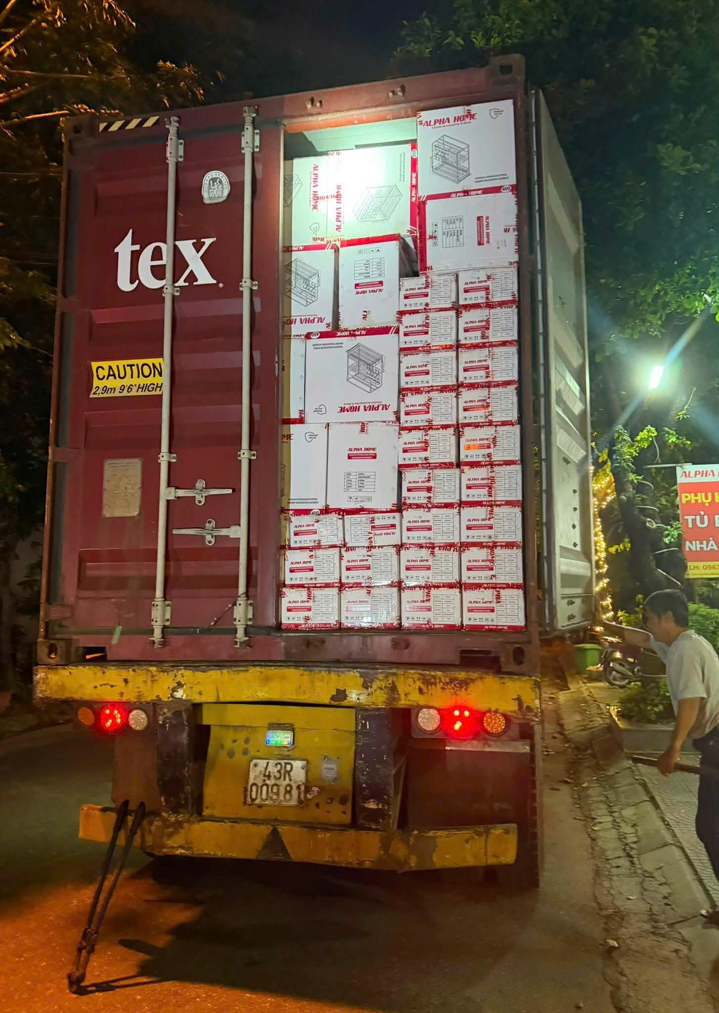 xe-container-40-feet-cho-tu-ke-gia-dung-bac-ninh-di-binh-phuoc