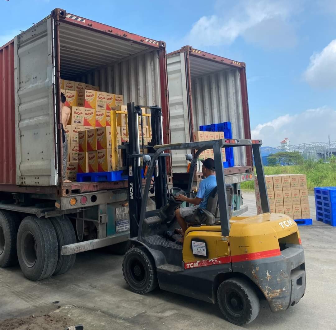 Vận Chuyển Hàng Tiêu Dùng Từ Bắc Ninh Đi Bình Thuận Bằng Xe Container, hàng hóa được đóng gói, sắp xếp gọn gàng và vận chuyển đường dài an toàn, đúng lịch trình. van-chuyen-hang-tieu-dung-tu-bac-ninh-di-binh-thuan-bang-xe-container