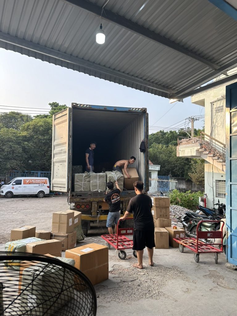 sap-xep-hang-hoa-trong-container-gon-gang-chac-chan-truoc-khi-van-chuyen